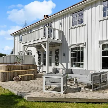 Villa Sorlandsferie Naer Svaberg, Og Strender! Kristiansand