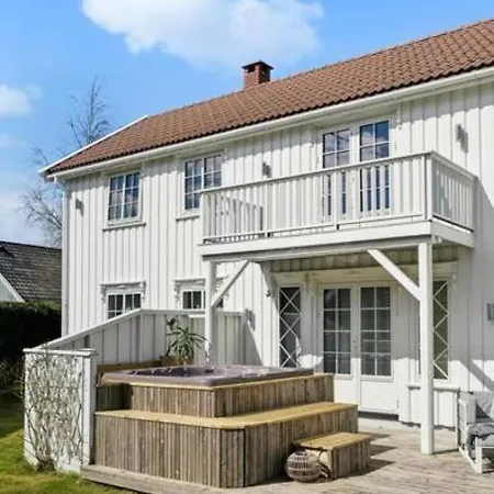 Sorlandsferie Naer Svaberg, Og Strender!