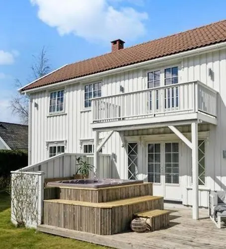 Sorlandsferie Naer Svaberg, Og Strender!